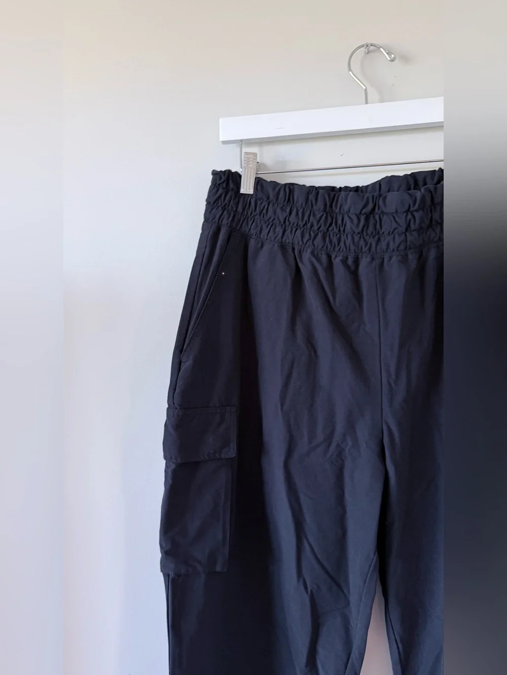 Fabletics Lightweight Cargo Jogger Women XL Navy Blue Athletic Casual Travel